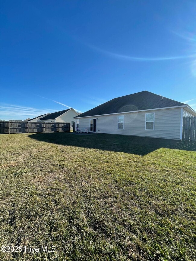 Building Photo - 754 Radiant Dr