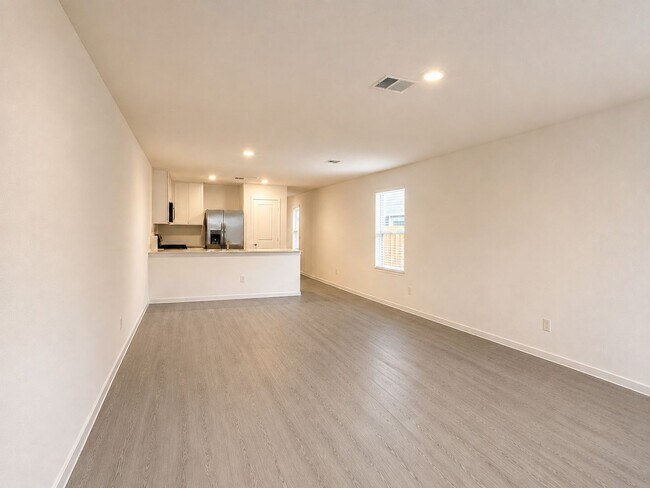Building Photo - 1520 Sunset Rdg Dr