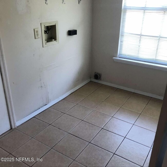 Building Photo - 5347 Calf Rope Ln