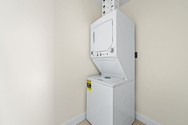 Building Photo - 4603 N Ocean Blvd