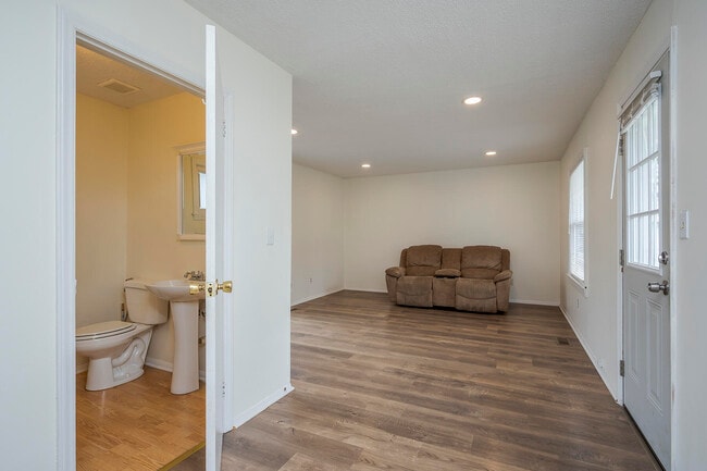 Building Photo - 649 Mitchell Ave