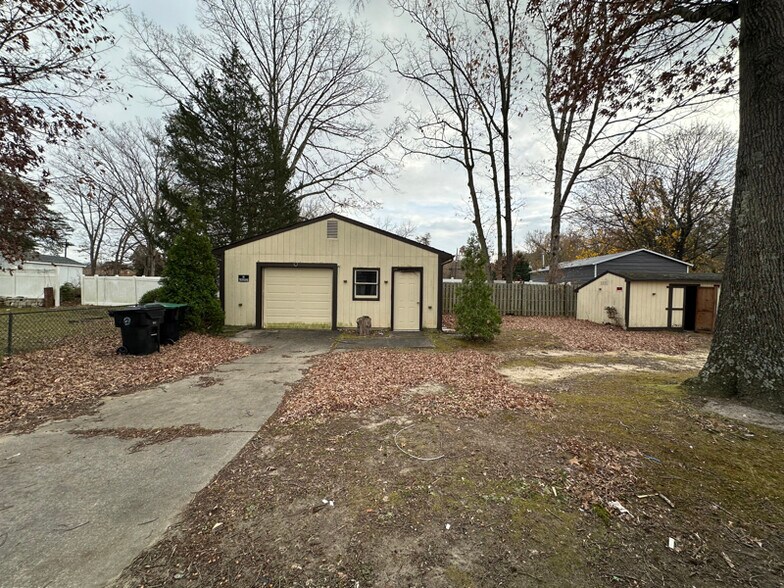 Building Photo - 206 Bittlewood Ave