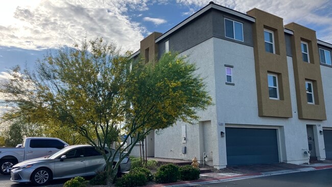Building Photo - 3804 Enchanted Sky St