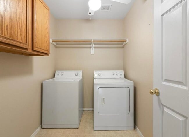 Building Photo - 100 Pinnacle Cir