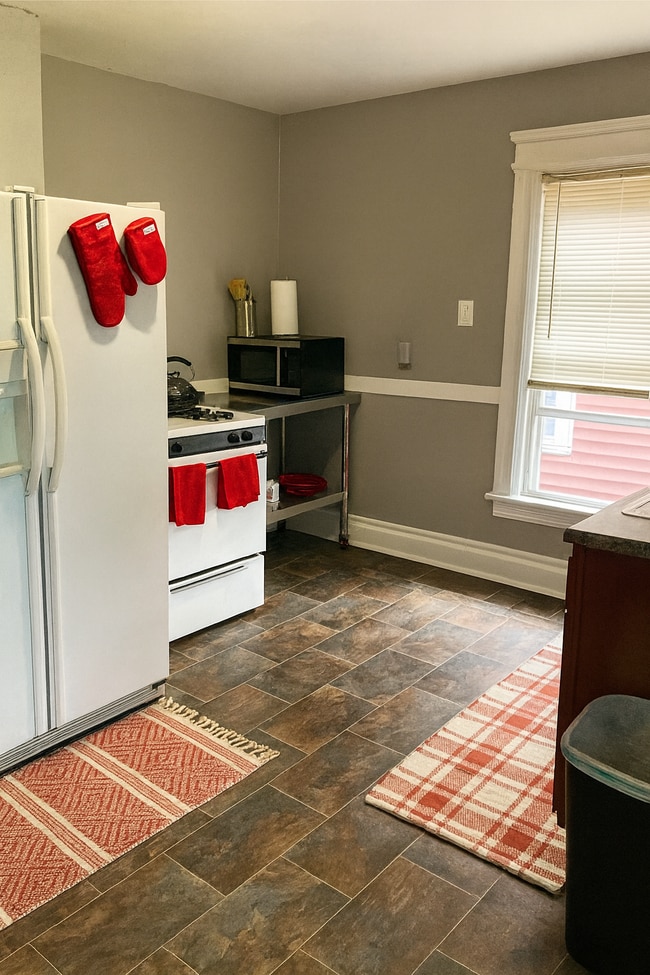 Building Photo - 123 Whittier Ave