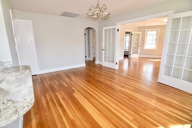 Building Photo - 98 Dean St