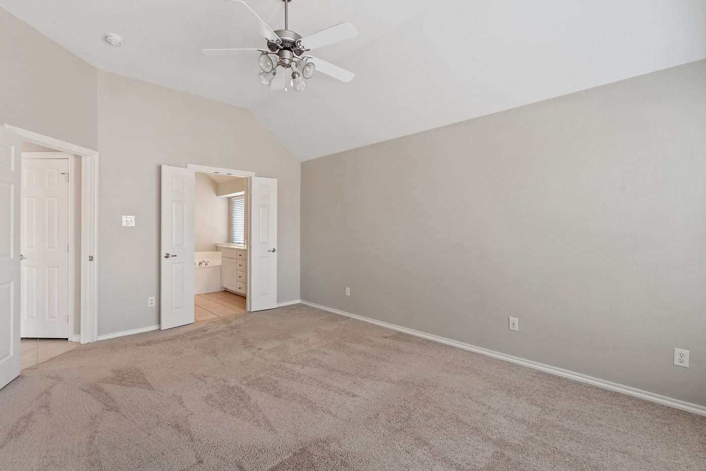 Building Photo - 3521 Amador Dr