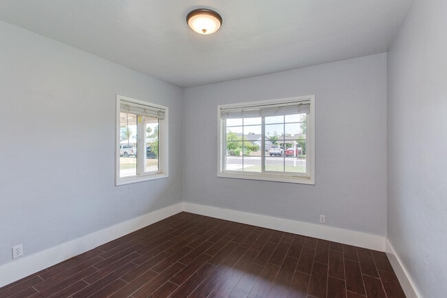 Building Photo - 510 E Belmont Ave