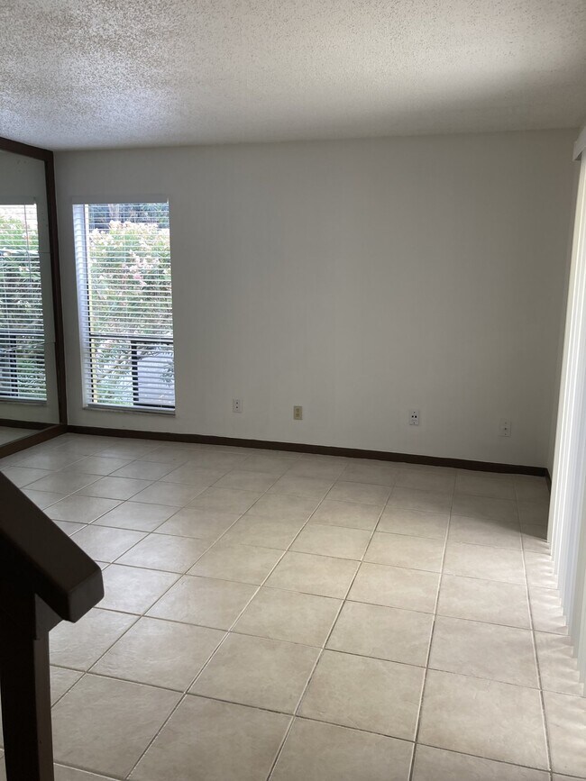 Building Photo - Indialantic Townhouse