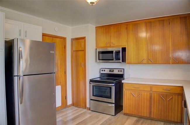 Building Photo - Charming Midtown Bungalow!