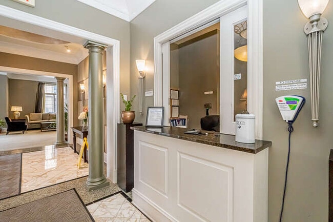 Building Photo - 851 N Glebe Rd