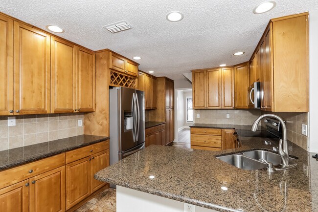 Building Photo - 5118 Stonehurst Rd