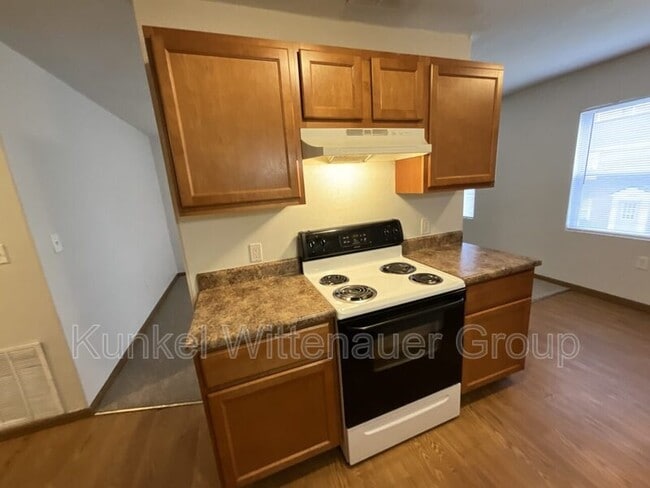 Building Photo - 1810 Jamestown Rd