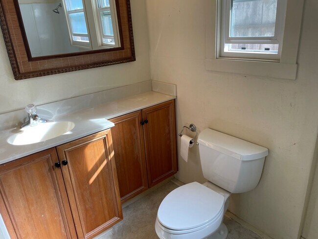 Building Photo - David Avenue (1211)