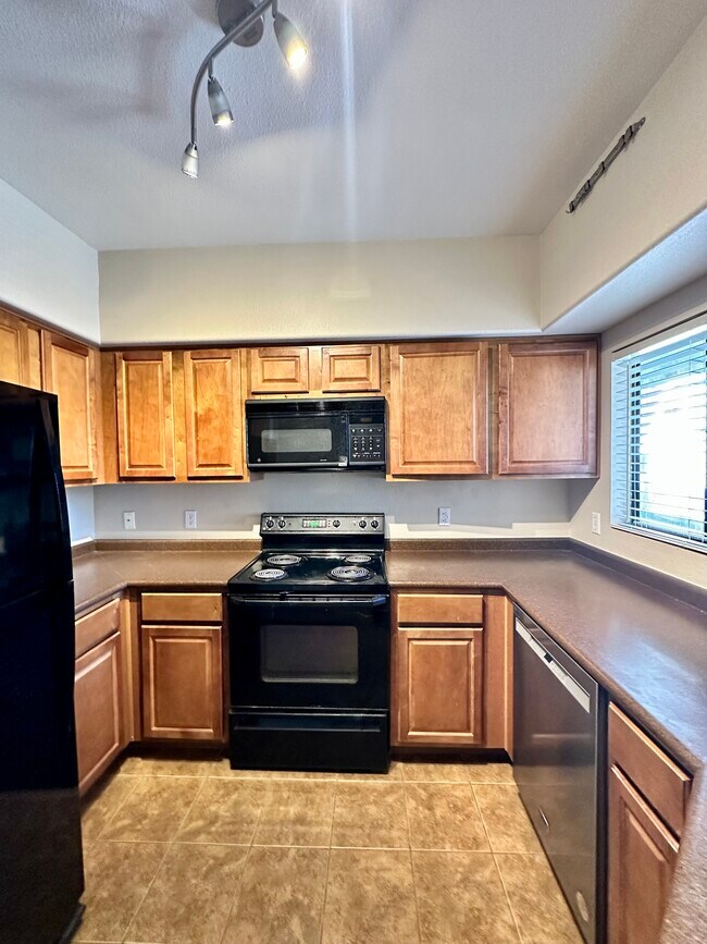 Building Photo - 15095 N Thompson Peak Pky
