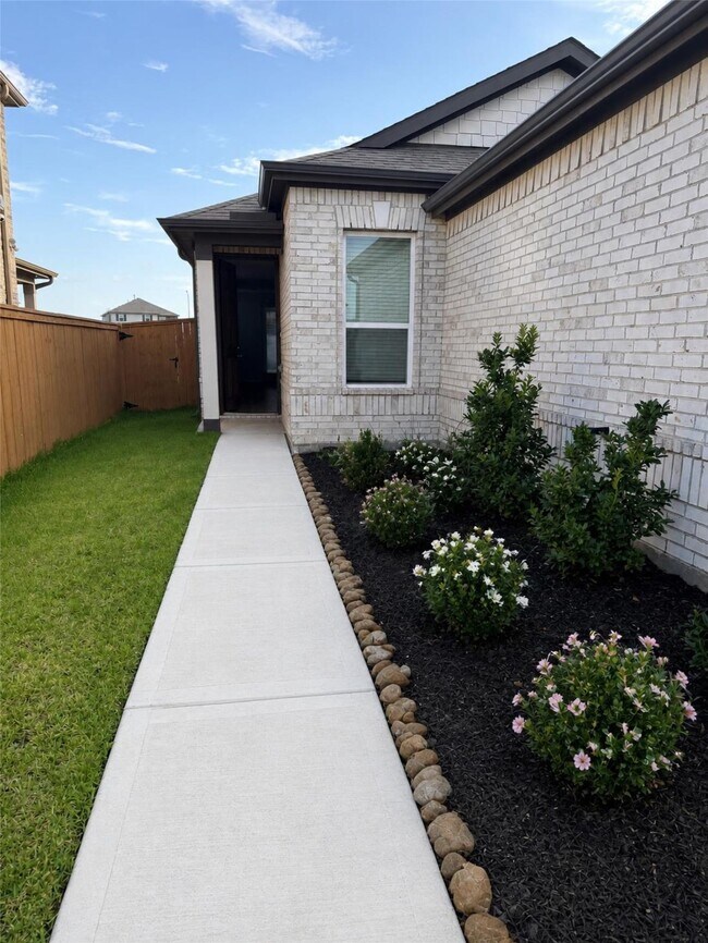 Building Photo - 2920 Grand Anse Dr