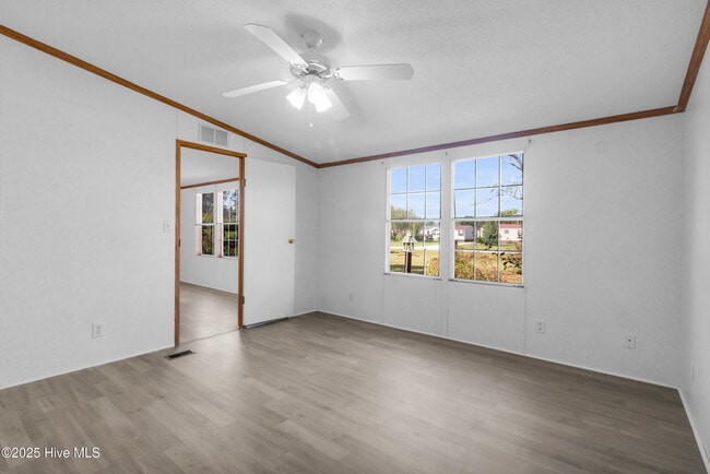 Building Photo - 170 Lariat Cir