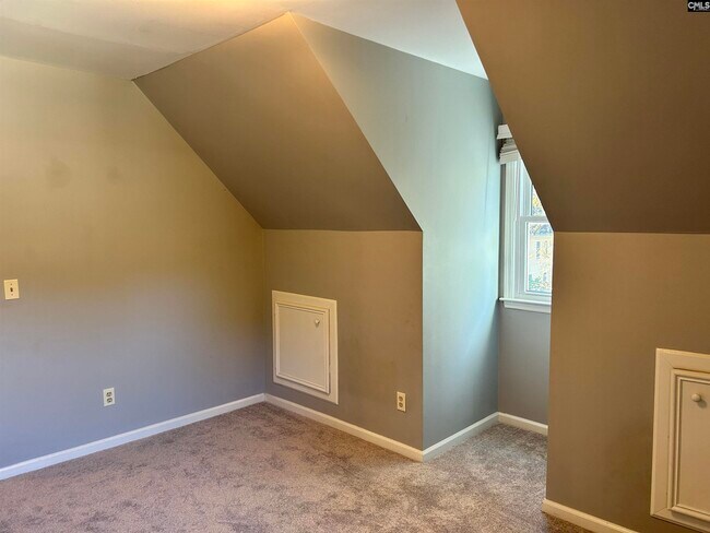 Building Photo - 305 Dean Hall Ln