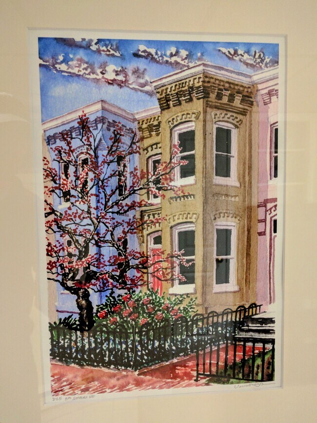 Building Photo - 225 8th St NE