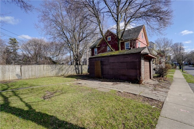 Building Photo - 459 Parsells Ave