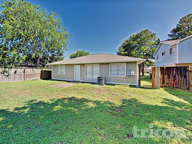 Building Photo - 18603 Bridoon Dr