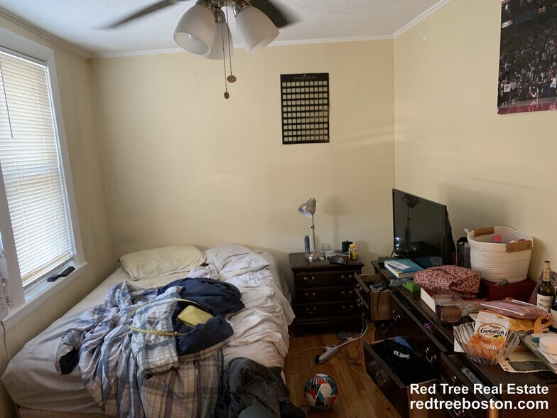 Building Photo - 41 Cross St