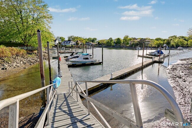 Building Photo - 81 Dolphin Cove Quay