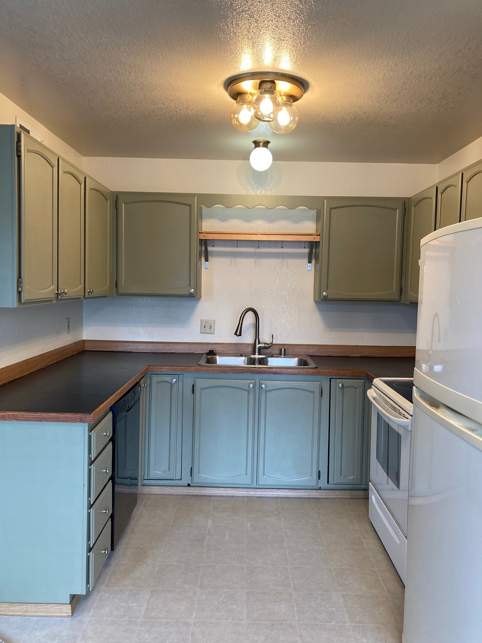Building Photo - 1771 Elcadore Dr