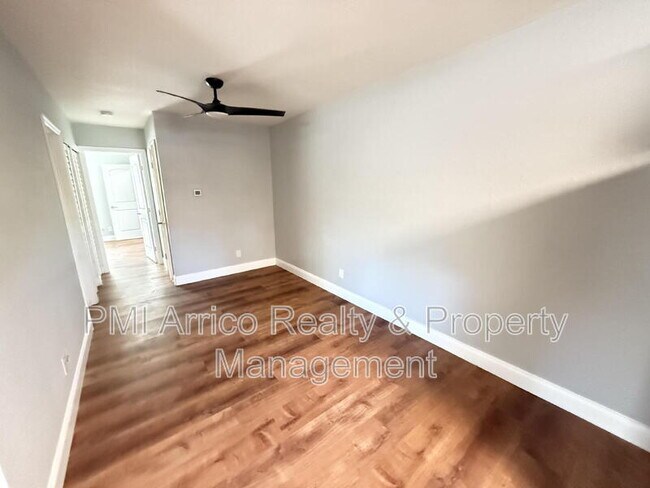 Building Photo - 2809 Marconi St
