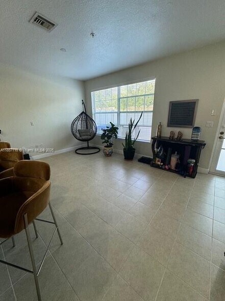 Building Photo - 1318 SW 147th Ter