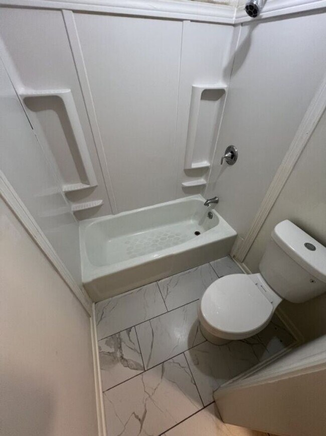 Building Photo - Newly renovated Single-Family Home in Shenandoah Estates Subdivision!