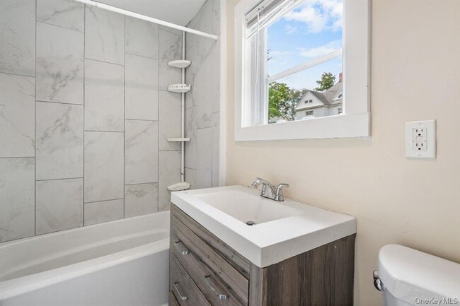 Building Photo - 5 Mills Ave