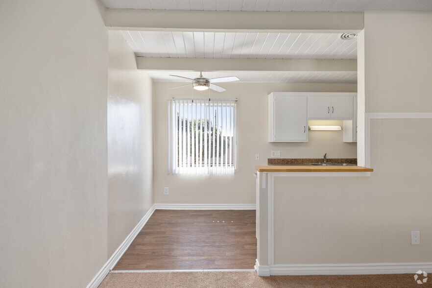 2BR, 1BA - 800SF - Dining Room - Sea Breeze Garden Apartments