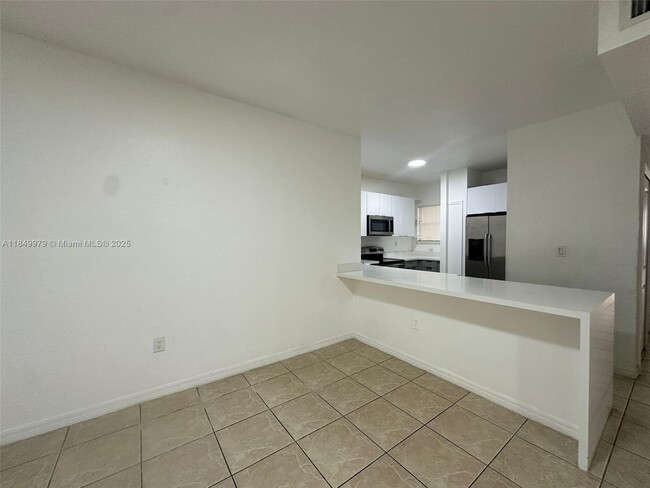 Building Photo - 941 SW 6th Pl