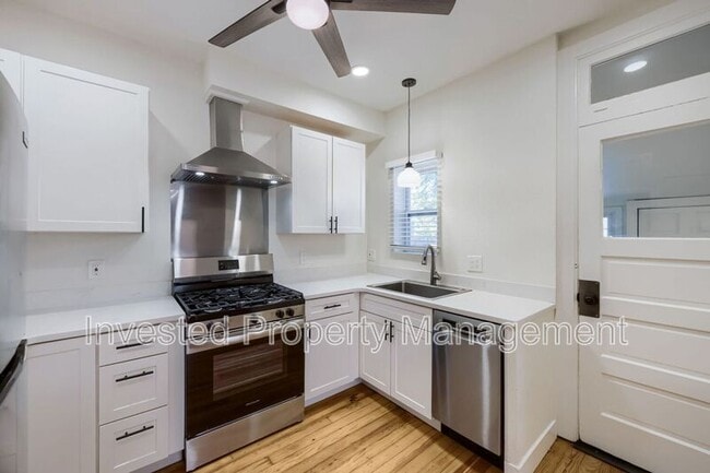 Building Photo - 3007 N Hooker St