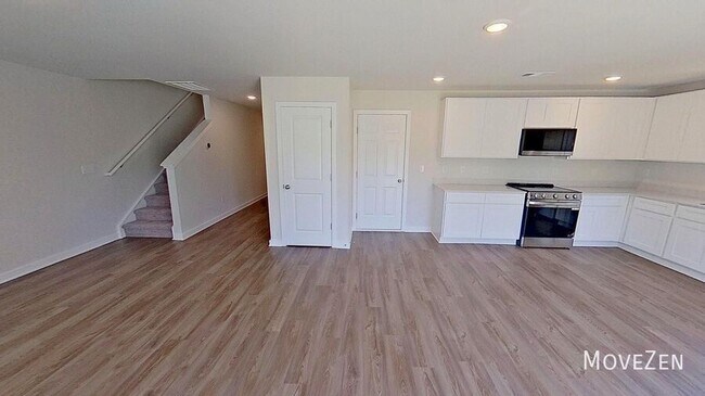 Building Photo - 161 Davis Dr