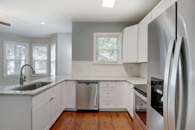 Building Photo - Completely Renovated - Three Bedroom, Two ...