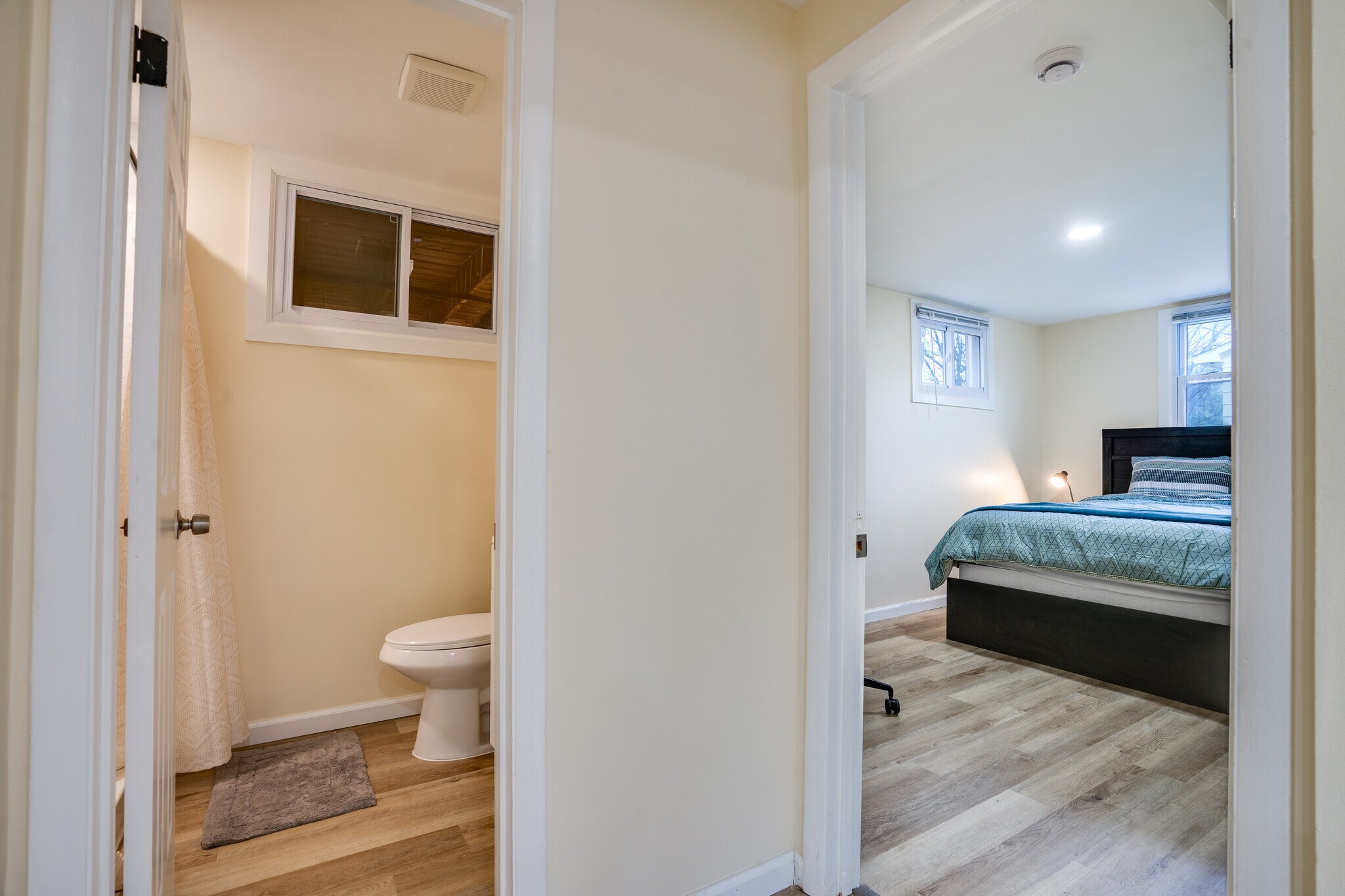 Building Photo - 14220 Fallbrook Ln