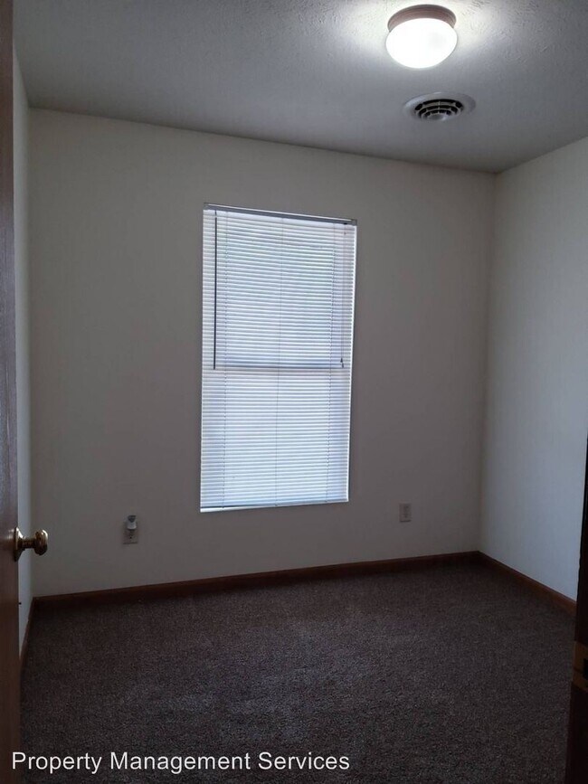 Building Photo - 279 Woodridge Ct