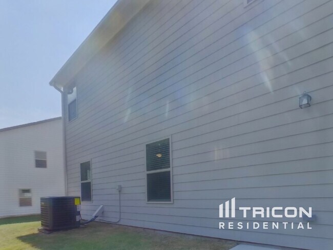 Building Photo - 446 Cantrell Dr