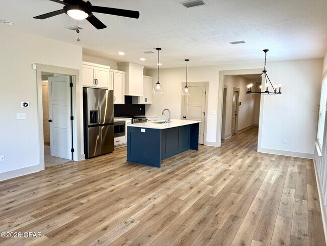 Building Photo - 3806 Heartwood St