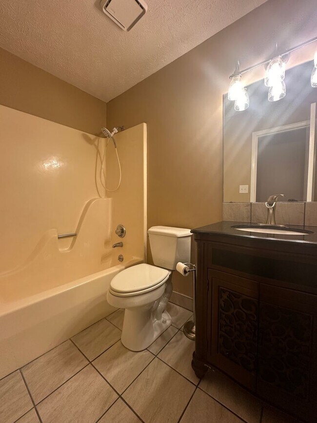 Building Photo - 419 Permita Ct