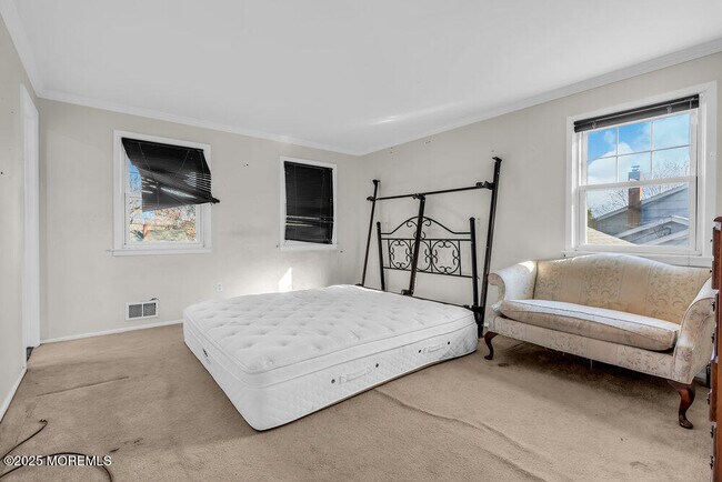 Building Photo - 260 Howard Ave