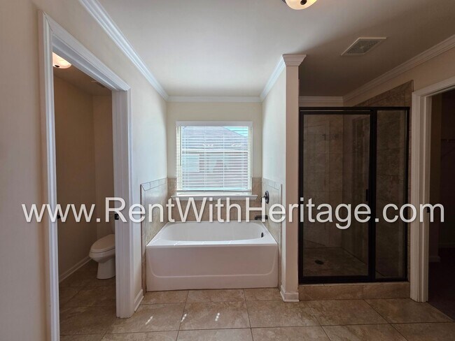 Building Photo - ABSOLUTELY BEAUTIFUL 5 BEDROOM/ 4.5 BATH HOME YOU DONT WANT TO MISS.