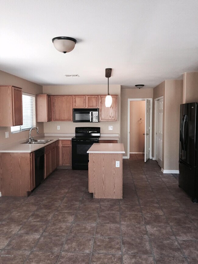 Building Photo - 16210 N 162nd Dr