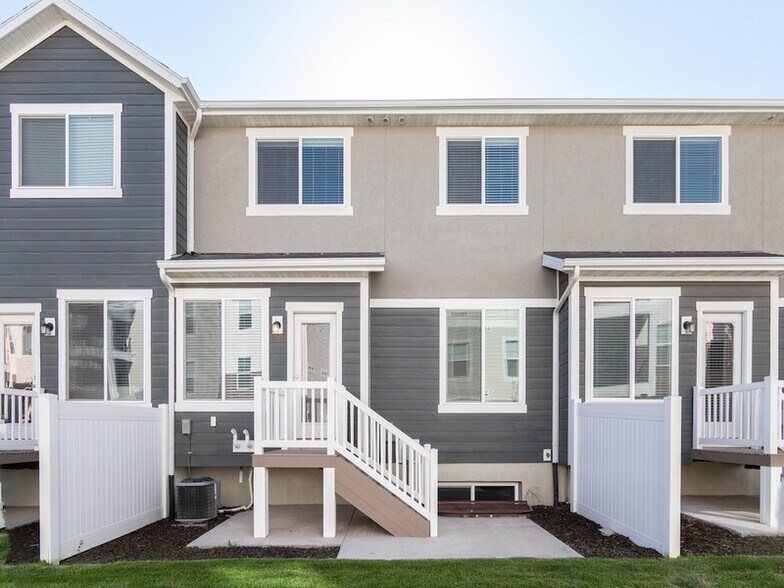 Building Photo - 4863 Spire Wy