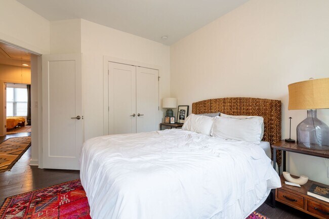 Building Photo - 3 bedroom Beauty in the Heart of Edgewood!