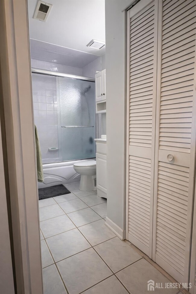 Building Photo - 4910 Ravens Crest Dr