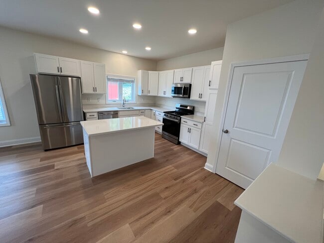Building Photo - 540 NY-9P