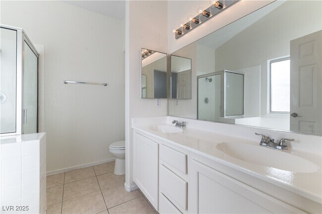 Building Photo - 3804 Banana Ct